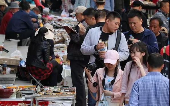 “地摊经济”狂欢过后，智能化环卫管理要加速了！